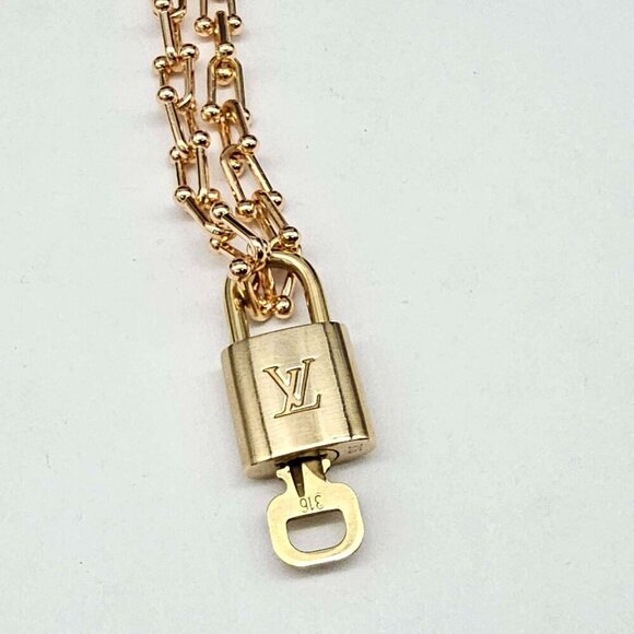 Authentic Louis Vuitton Lock & Key w/ Unbranded Gold Plated Gold Chain Necklace - Picture 6 of 8
